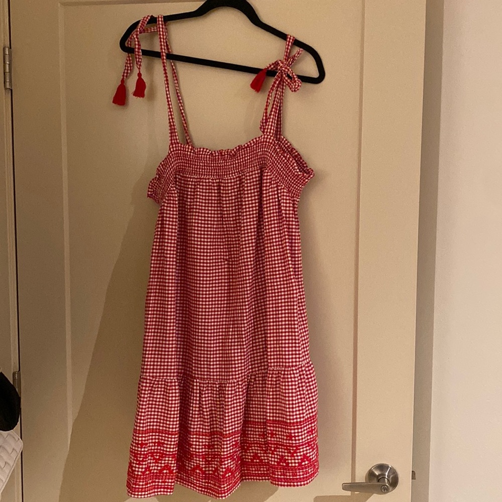 Red dress, perfect for summer!